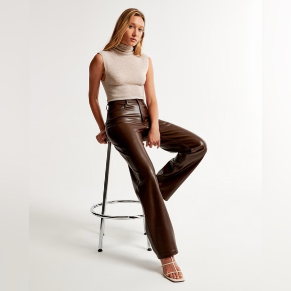 Abercrombie & Fitch - Vegan Leather 90s Relaxed Pant - Picture 3 of 7